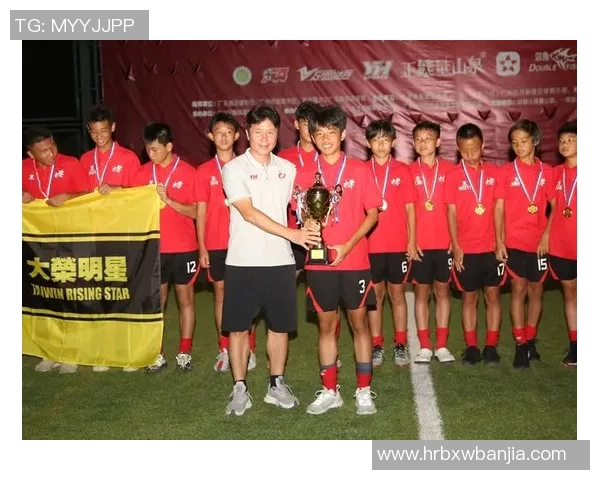 足球明星夸德拉多：从绿茵场上的闪耀之星到社会公益的积极推动者