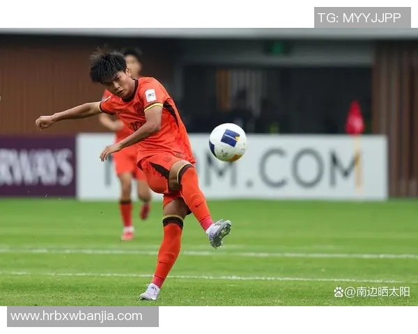 足球明星悠闲晒太阳的惬意时刻尽显运动魅力与生活态度 足球明星悠闲晒太阳的惬意时刻尽显运动魅力与生活态度